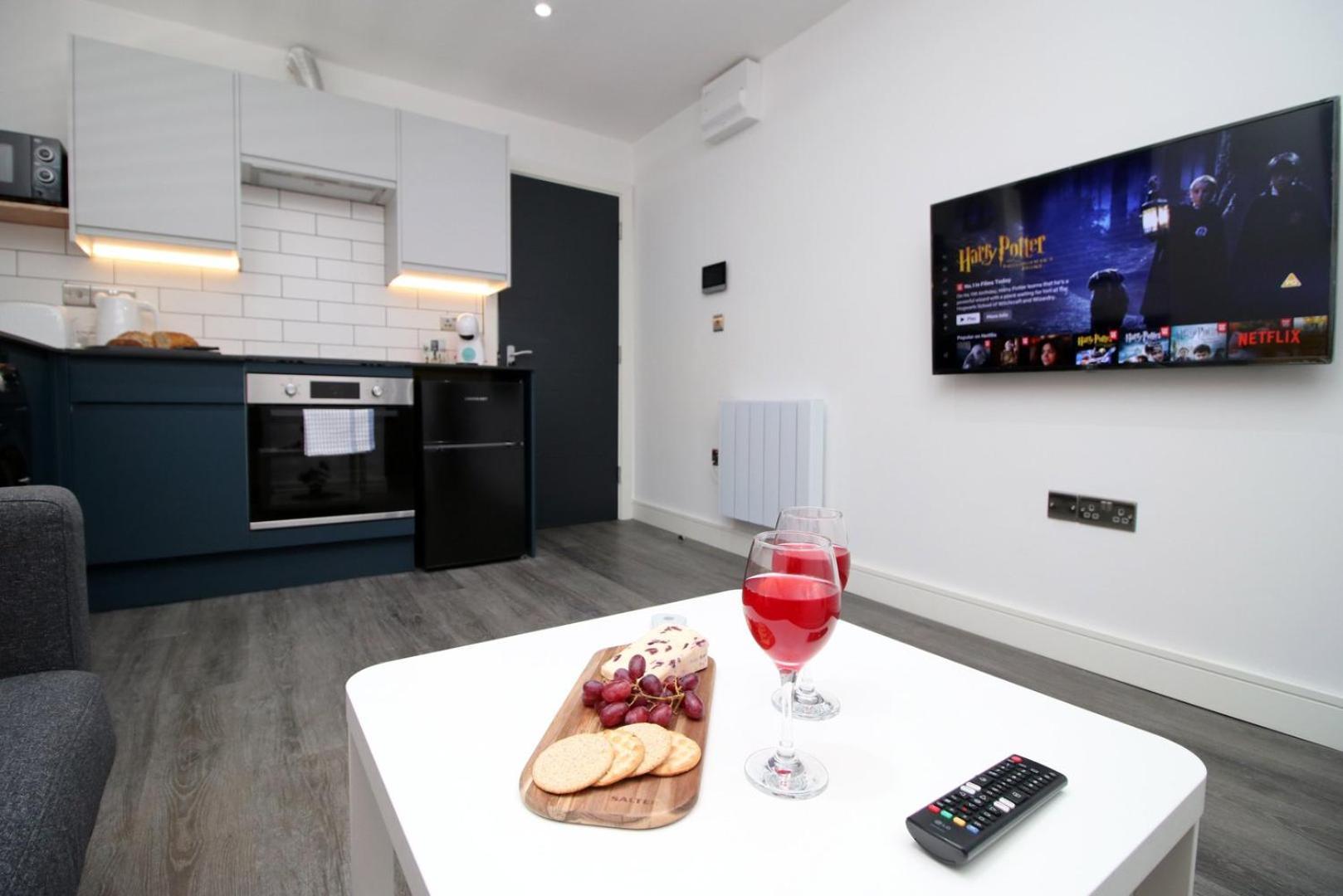Boutique One Bedroom Apartment Cardiff Exterior photo